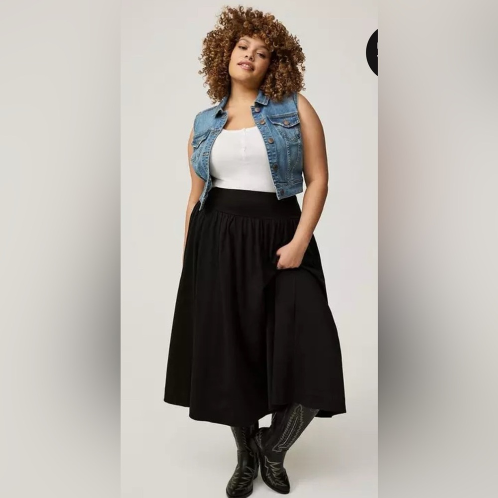 Elegant Black Women's Skirt